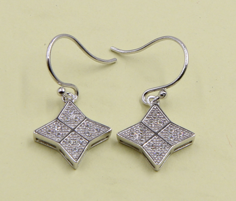 Kolczyk z tańczących kwiatów Elegantny 2-5 gramów Sterling Silver Stud Kolczyki z CZ Kamień dziewczyna sterling srebrne kolczyki Drop