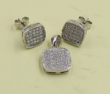 925 Sterling Srebro Stud kolczyki z sześciennym Zirkonia kamienie kwadratowe kolczyk Stud Unikalny CZ Wysoki