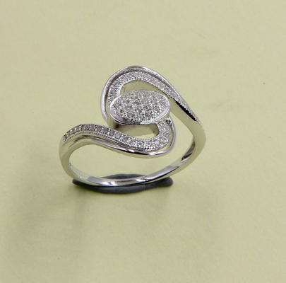 Swirl Elegantny Błyskotliwy Okrągły CZ Diament Symulowany Koktajl Swirl Pierścień 925 Srebrny Dziewczynka Rocznica Ślubna