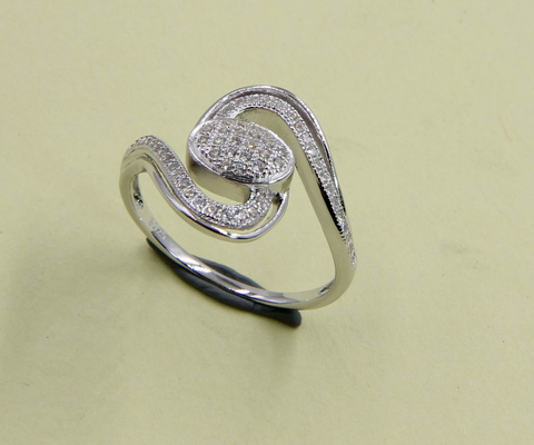 Swirl Elegantny Błyskotliwy Okrągły CZ Diament Symulowany Koktajl Swirl Pierścień 925 Srebrny Dziewczynka Rocznica Ślubna