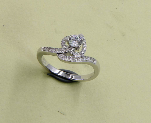 Snake Sparkling Radiant Cut Pear / Oval / Round / Chevron 925 Sterling Silver CZ Pierścienie dla mężczyzn i kobiet Nowoczesne pierścienie srebrne